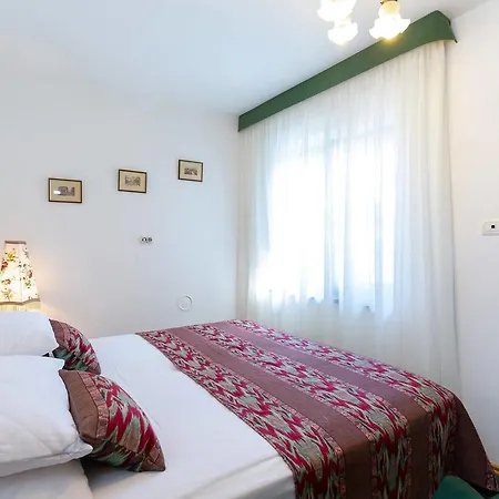 Alba 407s Holiday home