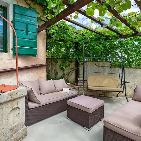 Alba 407s Holiday home Sivati