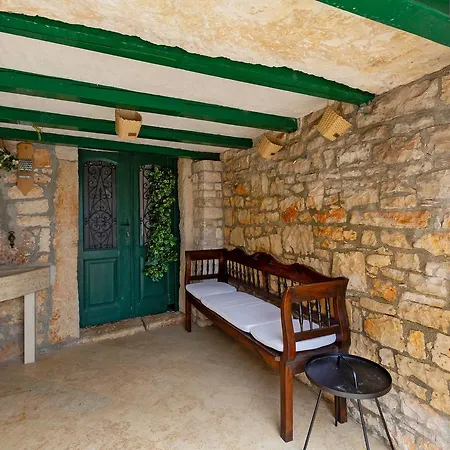 Holiday home Alba 407s Sivati